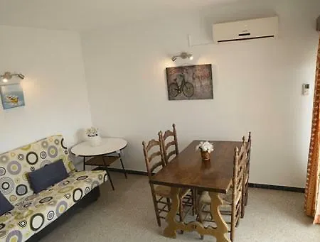 Residencia Estela 캠브릴스
